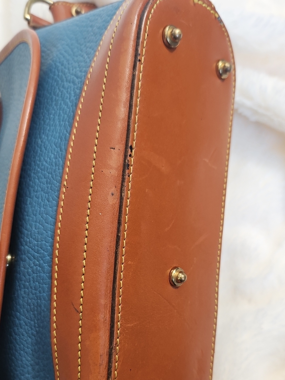 Vintage Dooney & Bourke East West Shoulder Bag Blue Pebbled Leather Tan Trim R17 - Picture 3 of 13